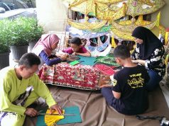 Langkah Membuat Wau Tradisional Jenis Sobek – Kisah Wau Bhg 2 wau-making